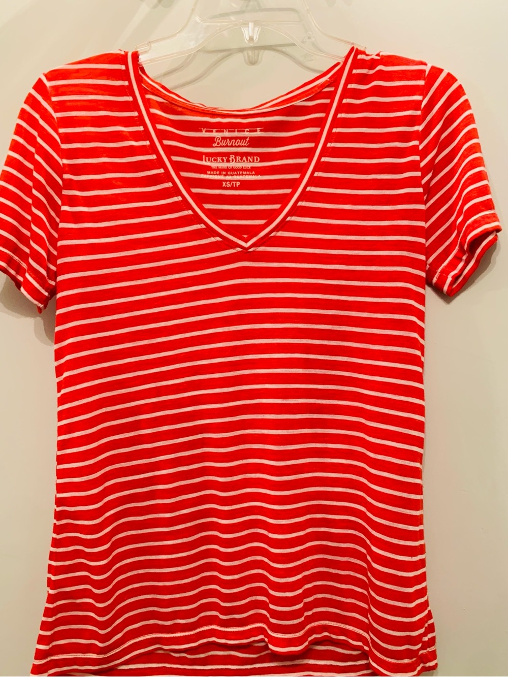 🌹LUCKY🌹VENICE BURNOUT V-NECK TEE. NWT.EXCELLENT CONDITION!